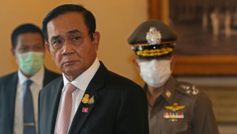 Prayut vows not to resign