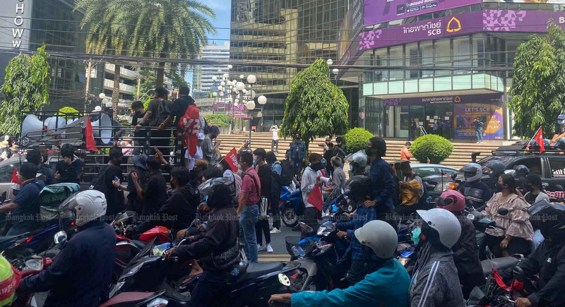 Anti-government protests hit Bangkok streets