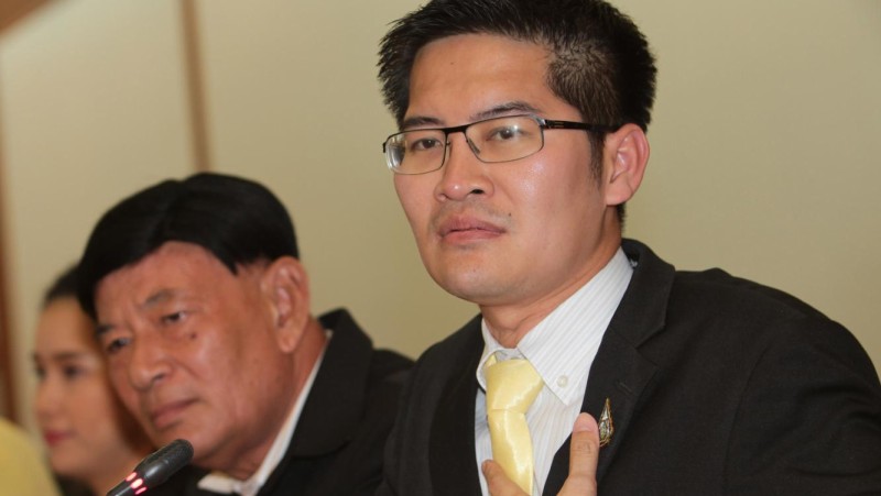 MP dares Prayut to bare-knuckle kickboxing fight