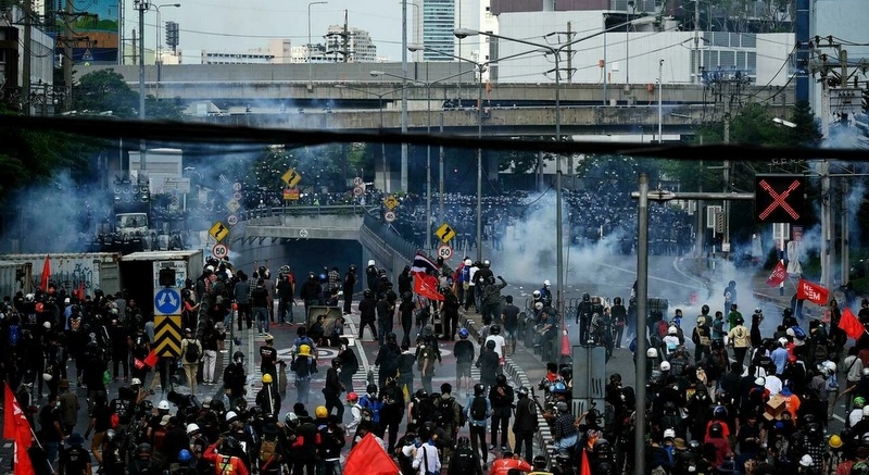 Military giving protesters latitude, but not ‘rioters’
