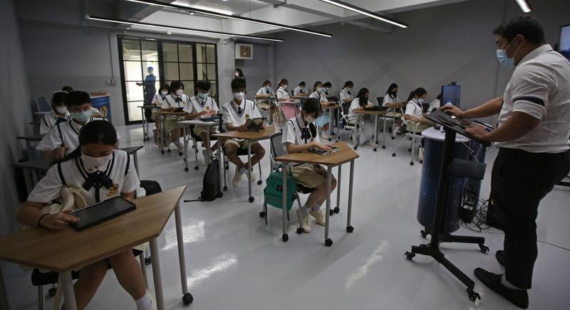 A third of schools reopen at start of the second semester