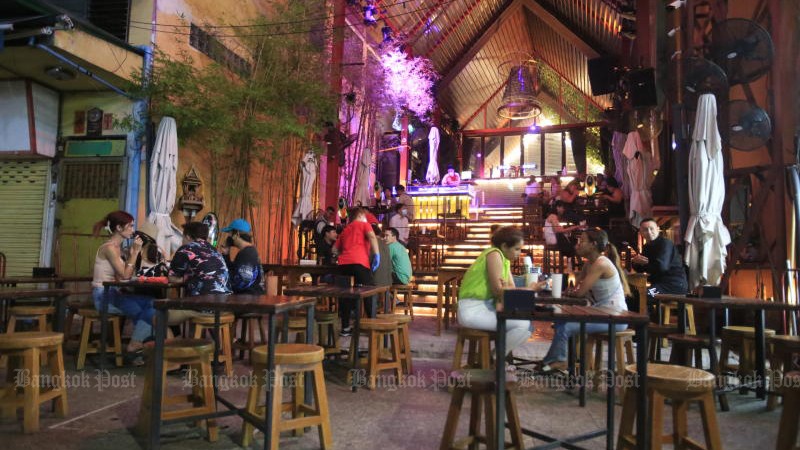 Reopening delayed for nightclubs, bars