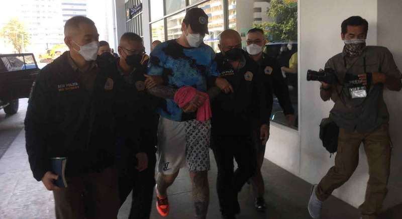 Ex-Yakuza cuffed for medical glove fraud