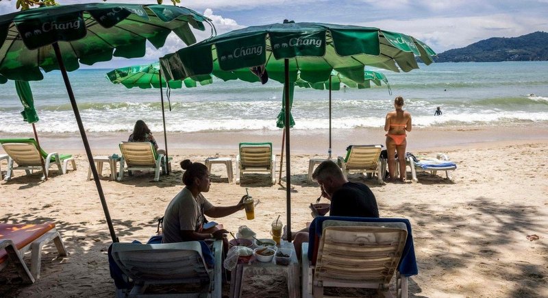 Omicron impacts tourist numbers