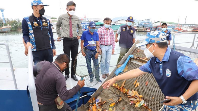 More than 1.5 tonnes of floating trash cleared from Phuket canal