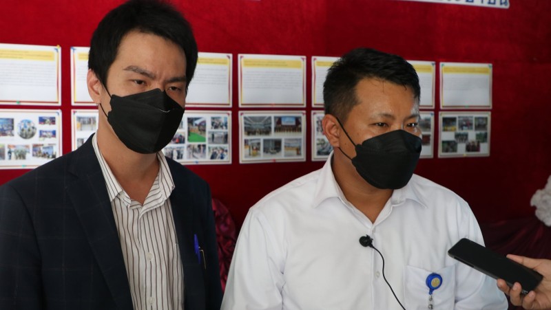 Police allowing misuse of royal insignia threatened with charges under Section 112