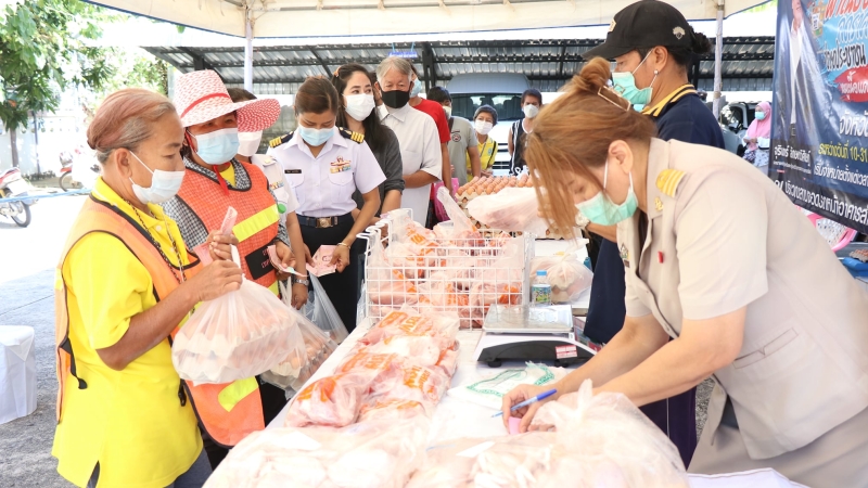 Phuket cheap essentials markets launched, call for reports on price gouging