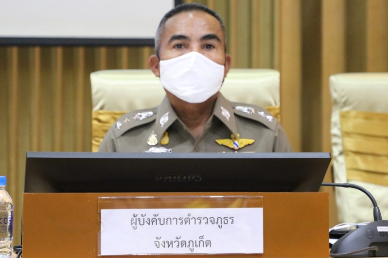 PHUKET: Pubs, bars and other venues in Phuket currently operating as “restaurants” must now register and be issued a new permit in order to be able to legally sell alcohol that is to be consumed on the premises. Once approved, they may sell alcohol until 11pm.  The new regulation was announced by Phuket Vice Governor Pichet Panapong at Phuket Provincial Hall yesterday (Jan 25).  The provincial order enforcing the new regulation was signed into effect by Phuket Governor Narong Woonciew also yesterday.  Under