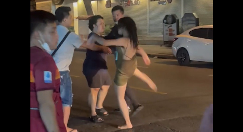 Man pours beer on woman who turns out to be boxer