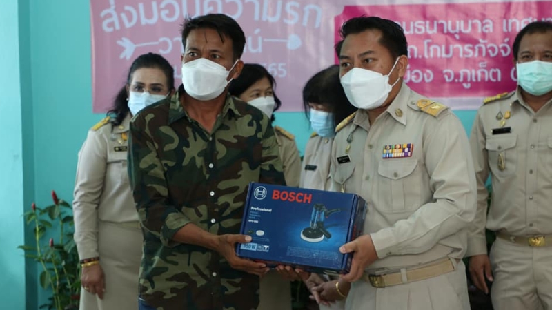 Returned pawn, the gift of love in Phuket Town