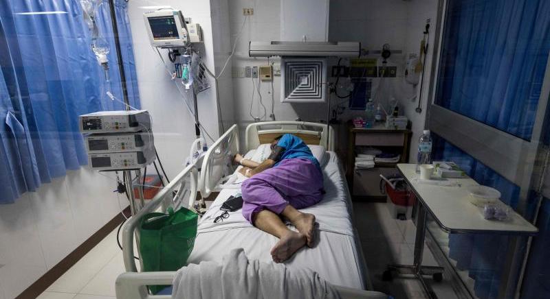No hospital can reject patients, says government