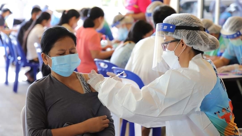 Fourth-dose booster injections roll out to the general public