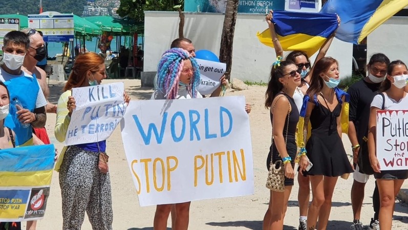 Phuket peaceful protests against war in Ukraine continue