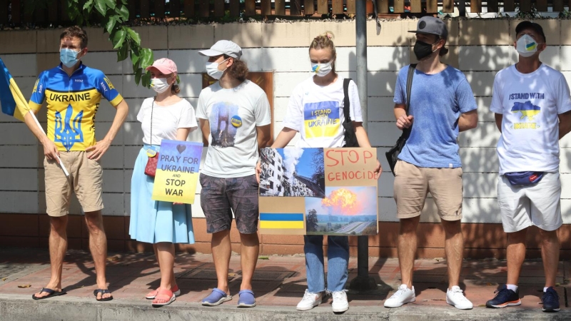 Thailand offers aid to stranded tourists