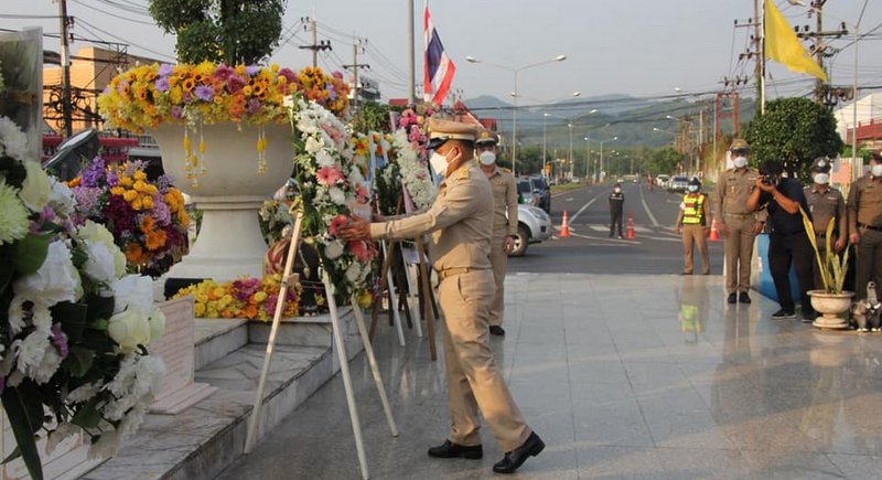 Wreath-laying ceremony takes place at Heroines Monument