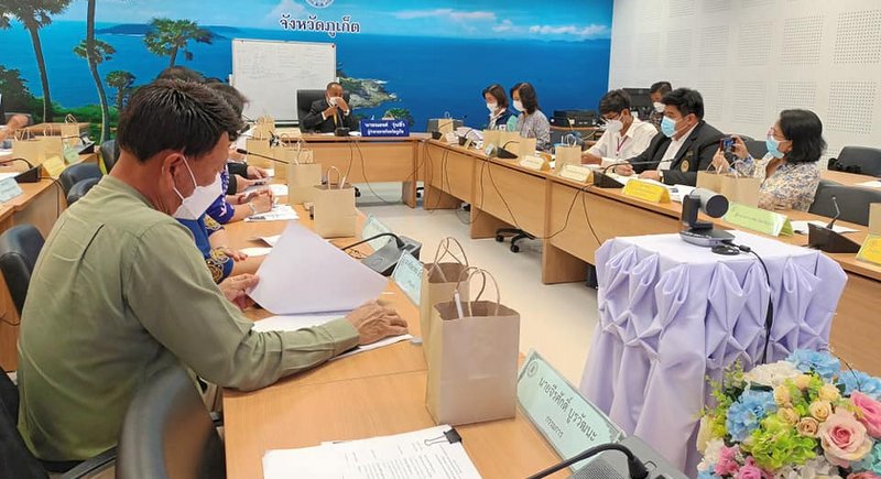 Phuket selects students for Royal Scholarship