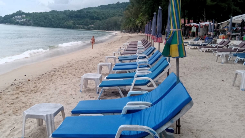 Kamala Beach empty as officials ramp up ‘fish safety’ patrols