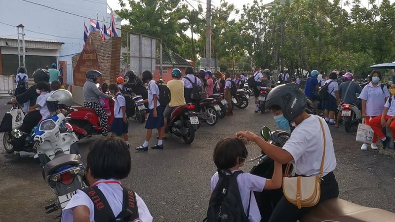 Traffic patience urged as schools reopen