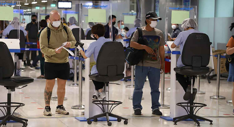 Ministry eyes cutting virus alert to Level 2