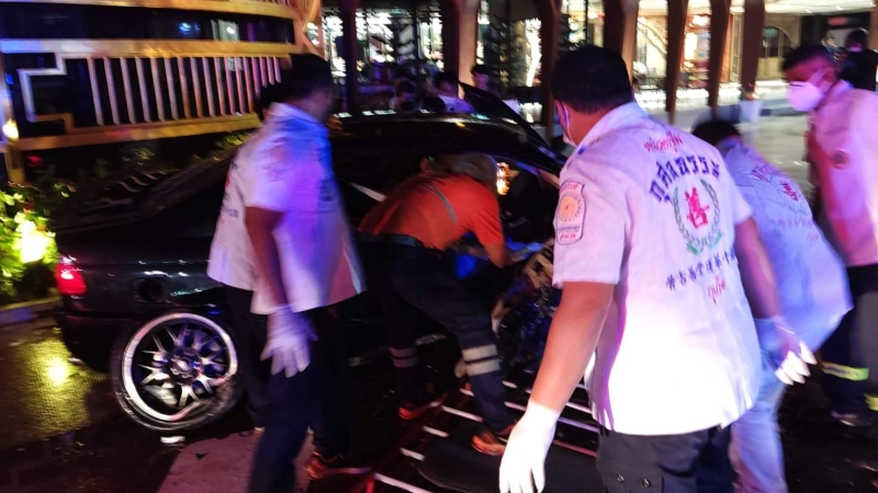 German man in hospital after car slams fence
