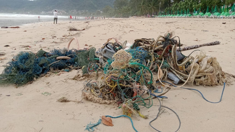 Heavy weather dumps marine trash on Patong Beach