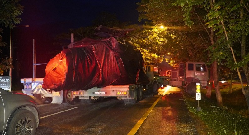Truck carrying crashed Black Hawk involved in road accident