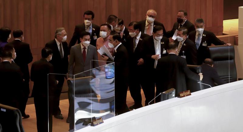 PM, cabinet survive vote of confidence after censure debate
