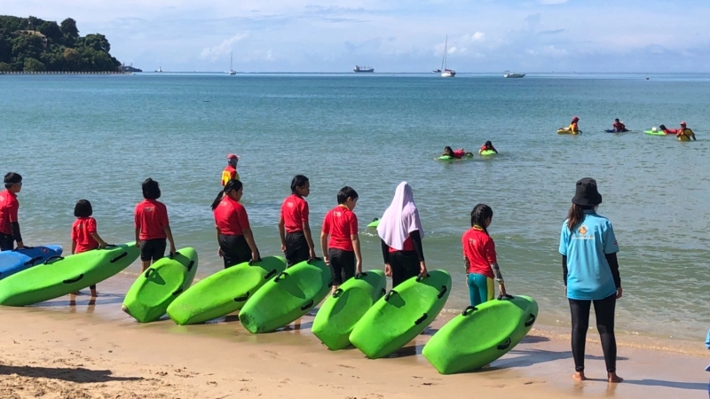 Phuket children learn essential water-safety skills