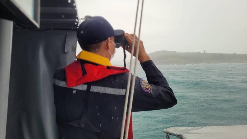 Fisherman knocked overboard found safe on uninhabited island