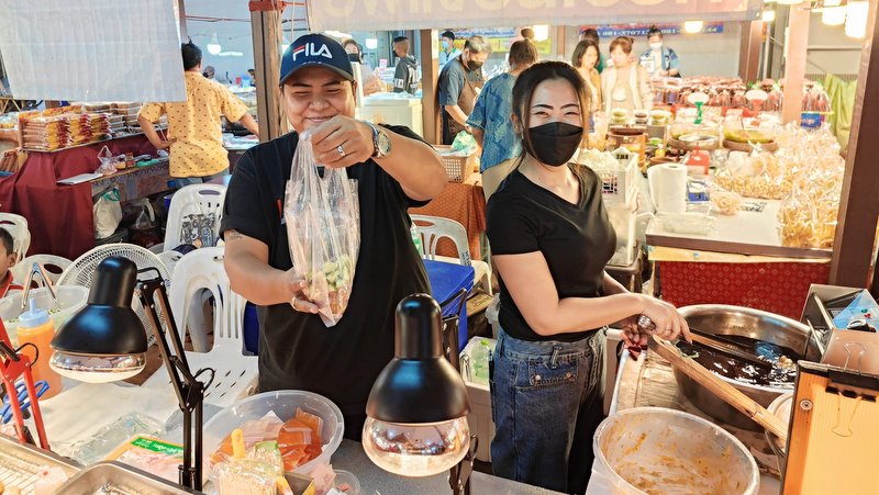 OTOP Market for Loy Krathong underway