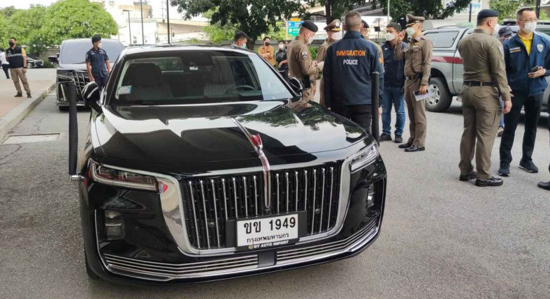 Chinese man arrested with fake Thai ID, embassy limo and military uniform