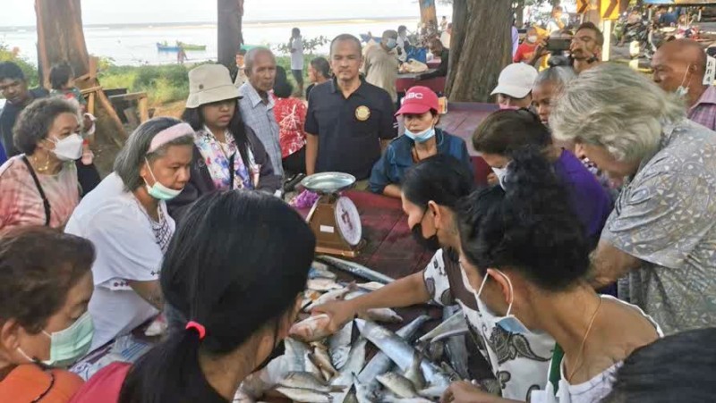 Phuket Fisheries Office launches ‘Ching Fish Market’ at Nai Yang
