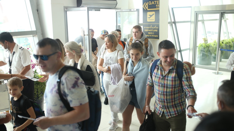 Foreign arrivals to Phuket rise as airlines switch to winter schedule
