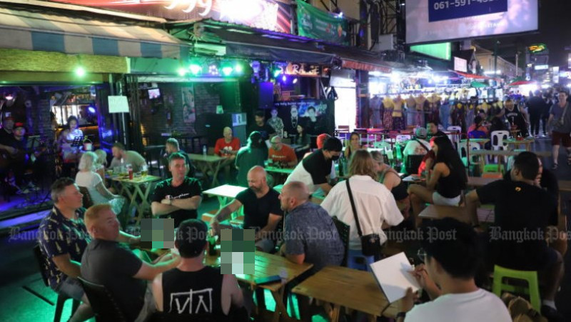 Bid for more drinking hours fails