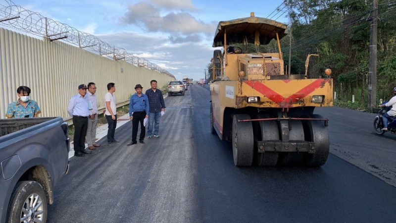 Officials still pushing for airport runway road to be finished