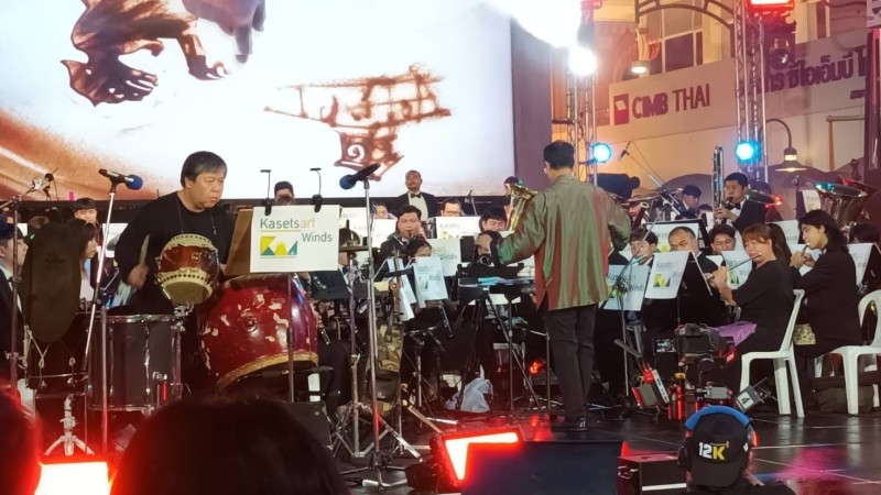 ‘Kasetsart Winds’ perform in Phuket