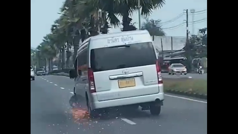 High driver travels 10km at speed without front tyre on Phuket road