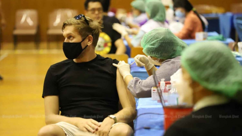 COVID-19 vaccine available for foreigners nationwide