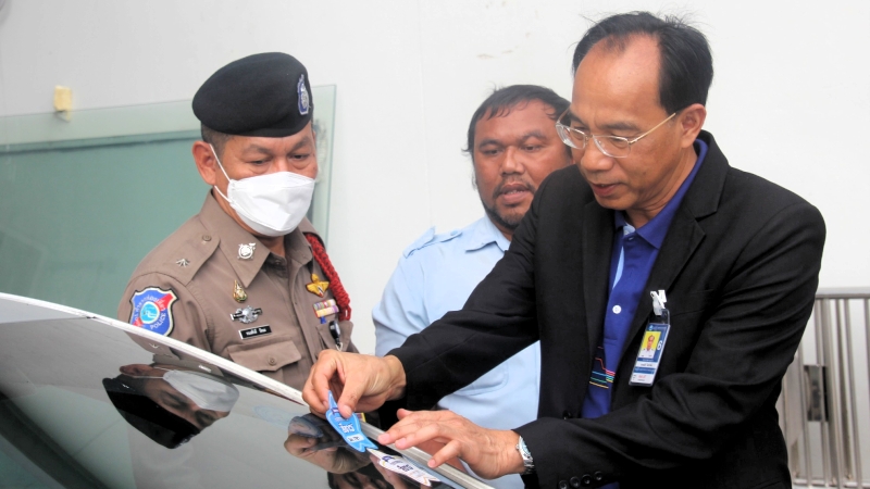 Phuket airport spotlights taxi driver drug tests