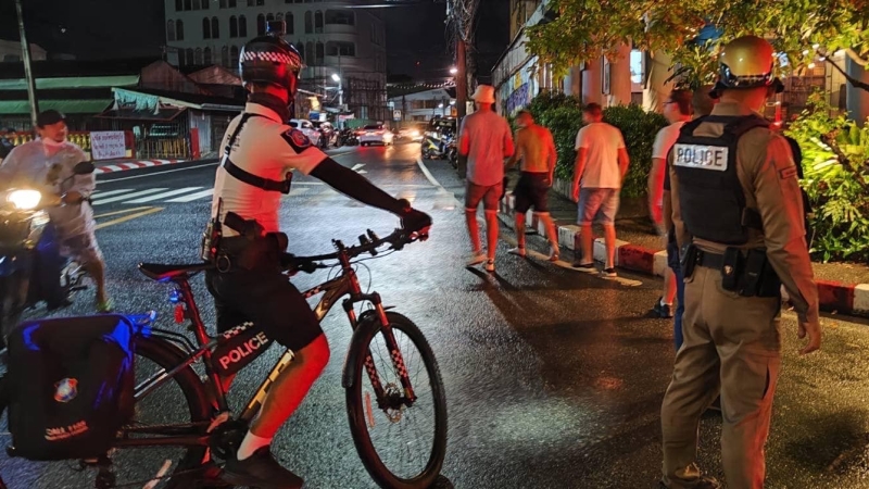 Police clarify tourist street brawl only a ’friendly fight’