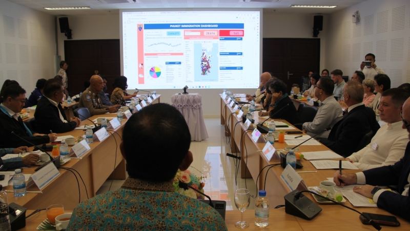 Officials use envoys meeting to highlight law-breaking foreigners