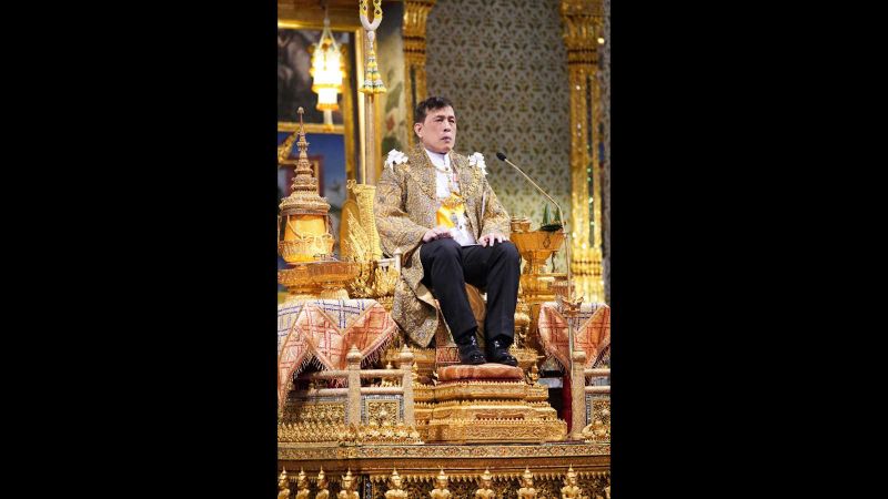 King calls for ’Thai wisdom’