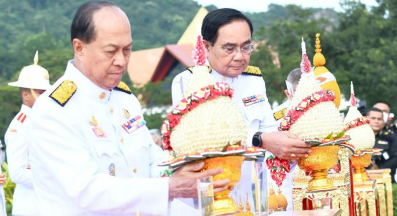 Prayut vows army will continue to ‘protect the country’