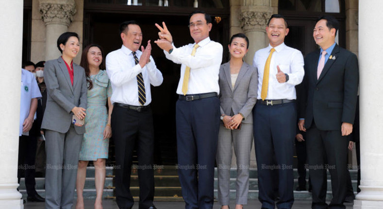 ‘Por’ brothers wave their goodbyes