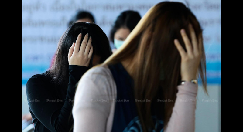 Women file reports against ’farang-finding’ scam