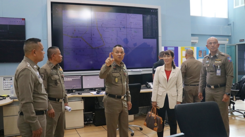 Police tout 191 hotline control room as service for tourists