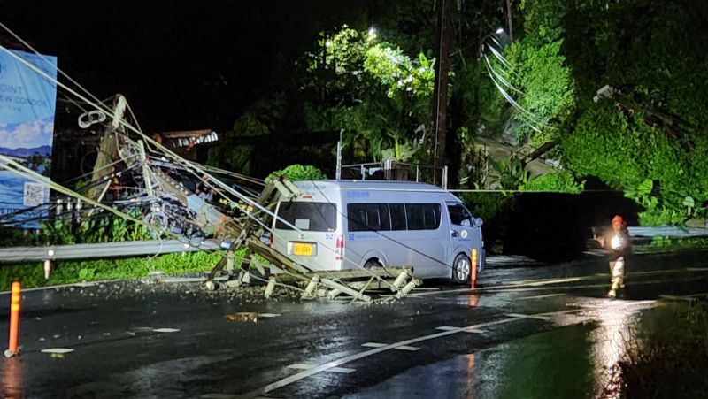 Phuket rains cause floods, bring power lines down