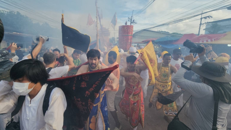 Sui Boon Tong Shrine leads last morning street procession