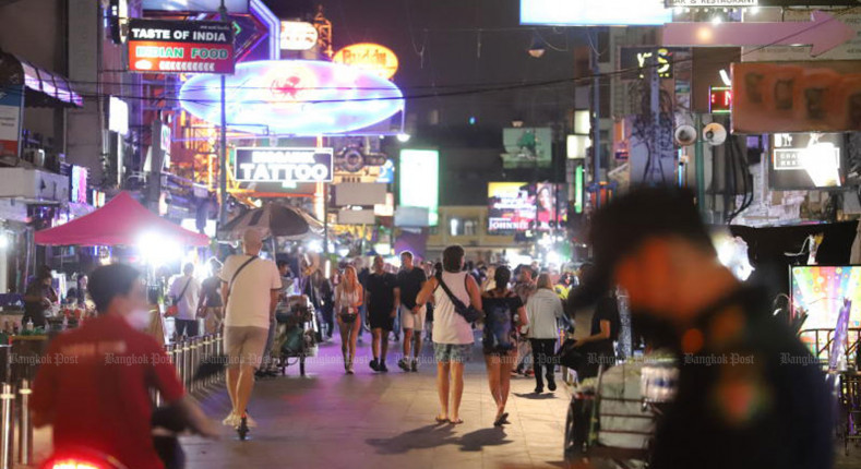 Anutin clarifies alcohol sales hours for 4am closing