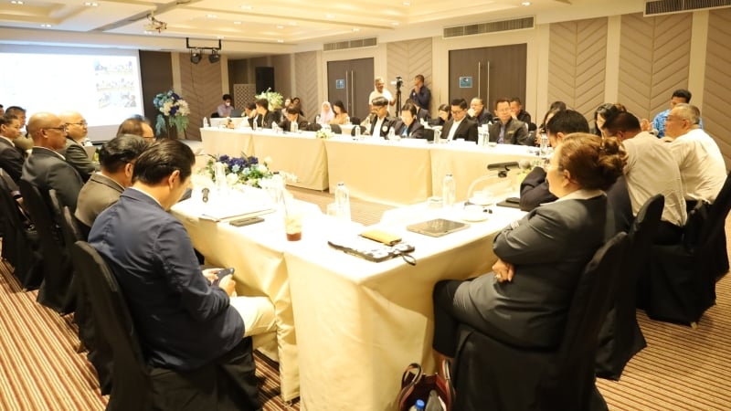 Dept of Tourism head hears Phuket operators’ woes